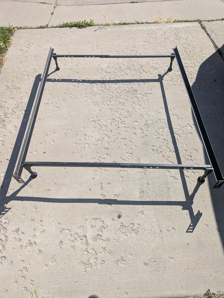 Metal Bed Frame, single/twin size