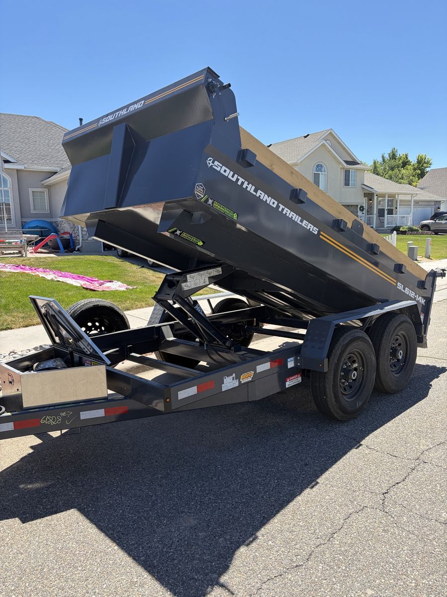 Dump trailer for rent