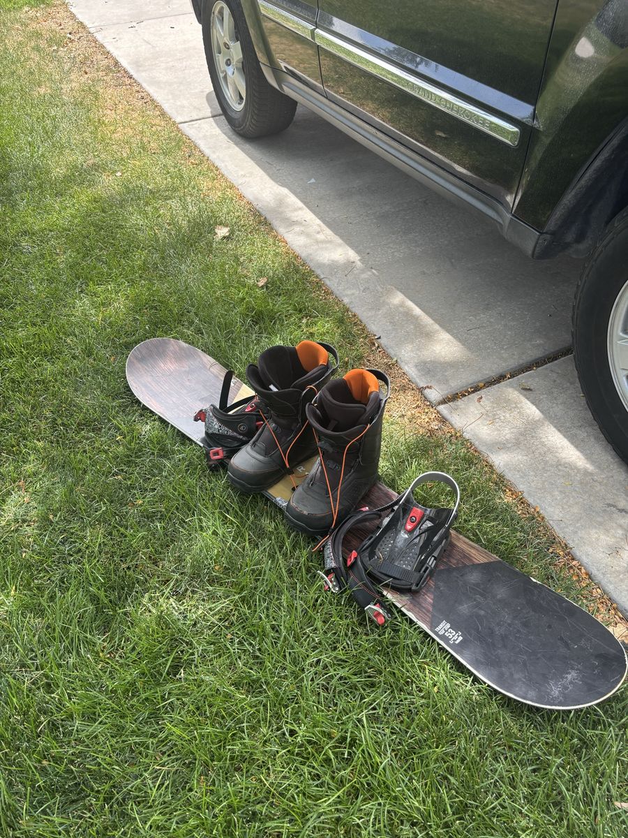 HEAD Transit 153cm Snowboard Package – Board, Bindings & Ride boots