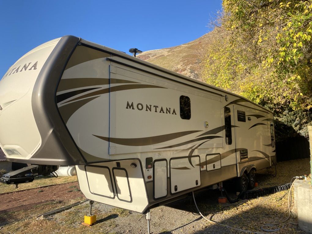 5th Wheel  And Possible Tow vehicle