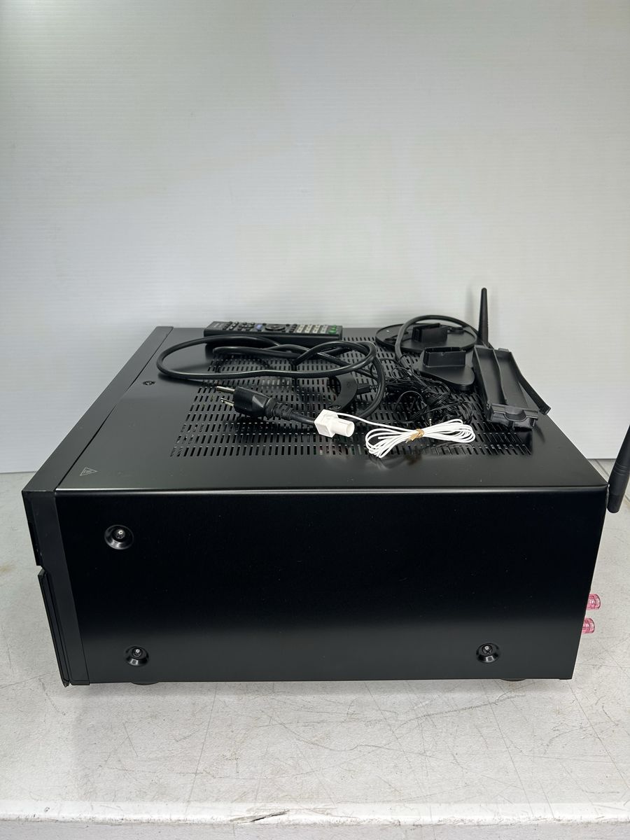 Main image 10