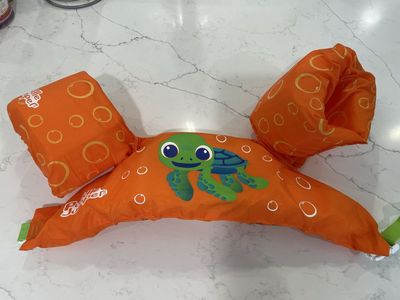 Free puddle jumper swim floatie
