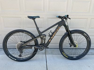 2022 Trek Top Fuel 9.7 Carbon 29er (Medium)