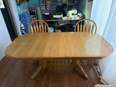 Dining room table and 6 chairs