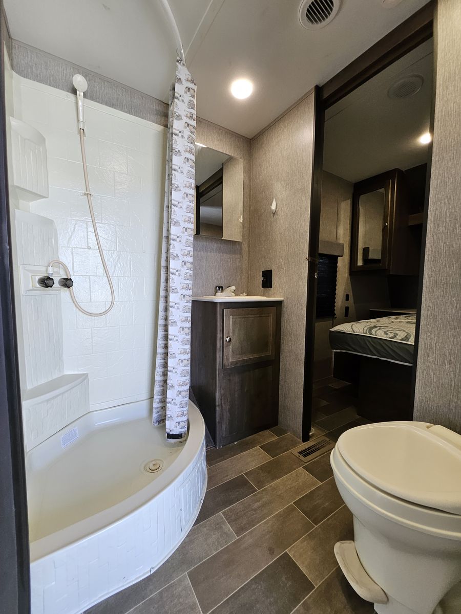 Main image 13