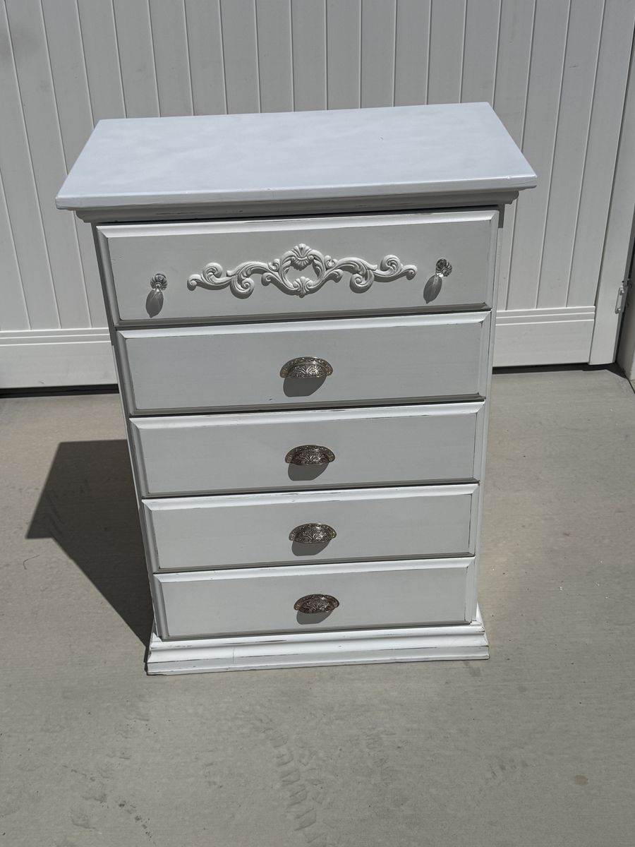 Solid Wood 5-Drawer Dresser – White