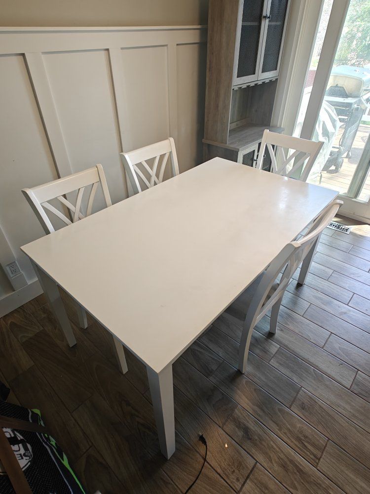 White table with 4 chairs