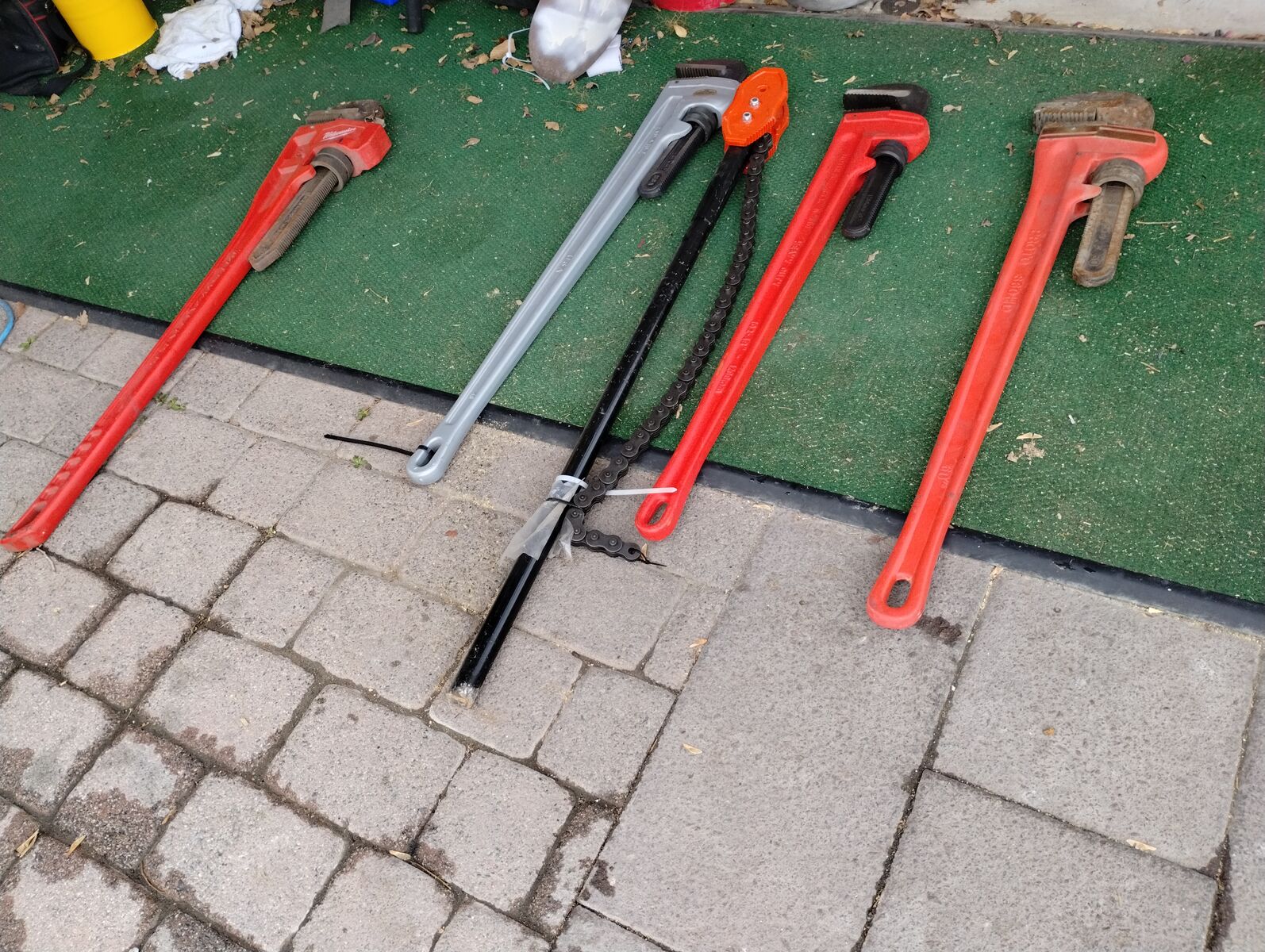 BIG AND SMALL PIPE WRENCHS SELL OR TRADES