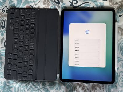 Apple iPad Pro 11” (2018) 64GB Wi-Fi + Cellular Bundle – Excellent Condition