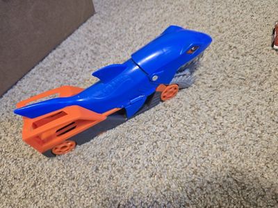 Hot Wheels Shark Chomp Transport Hauler Car Toy