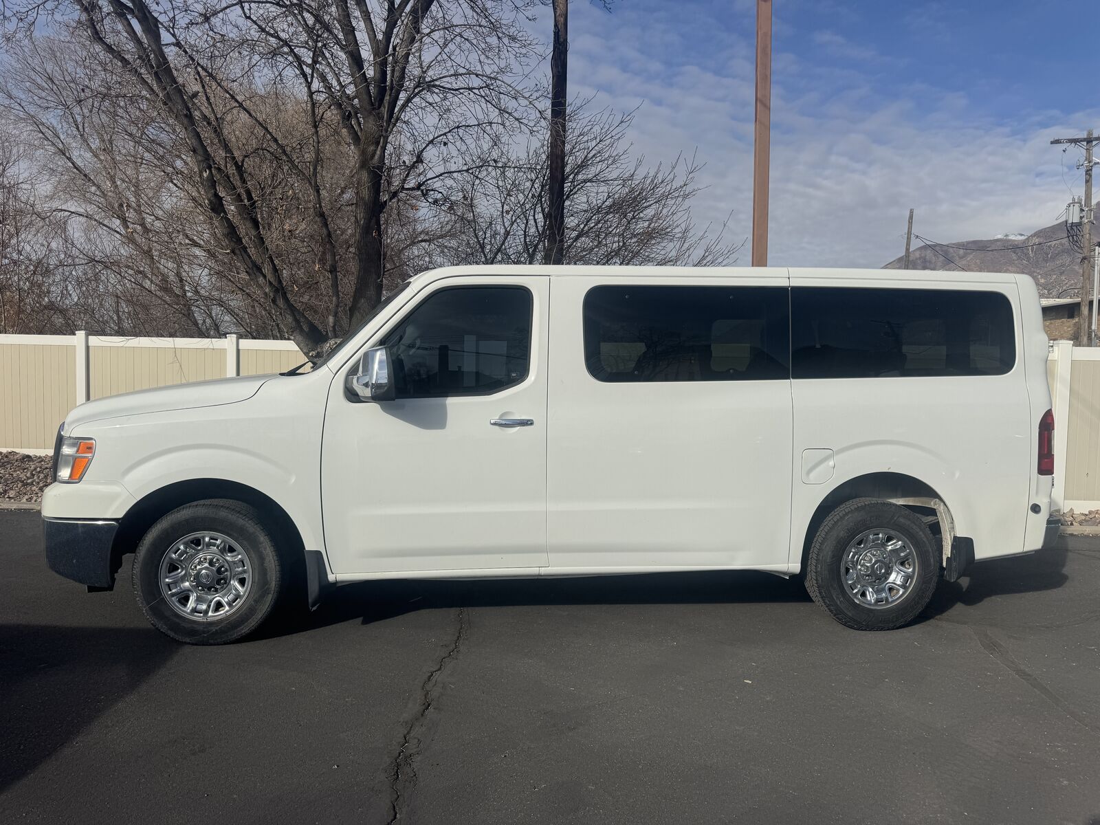 2013 NISSAN NV 3500 HD SV
