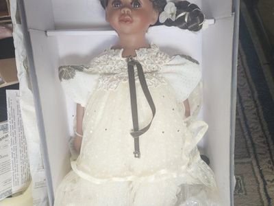 Mundia Collections Alyssa doll