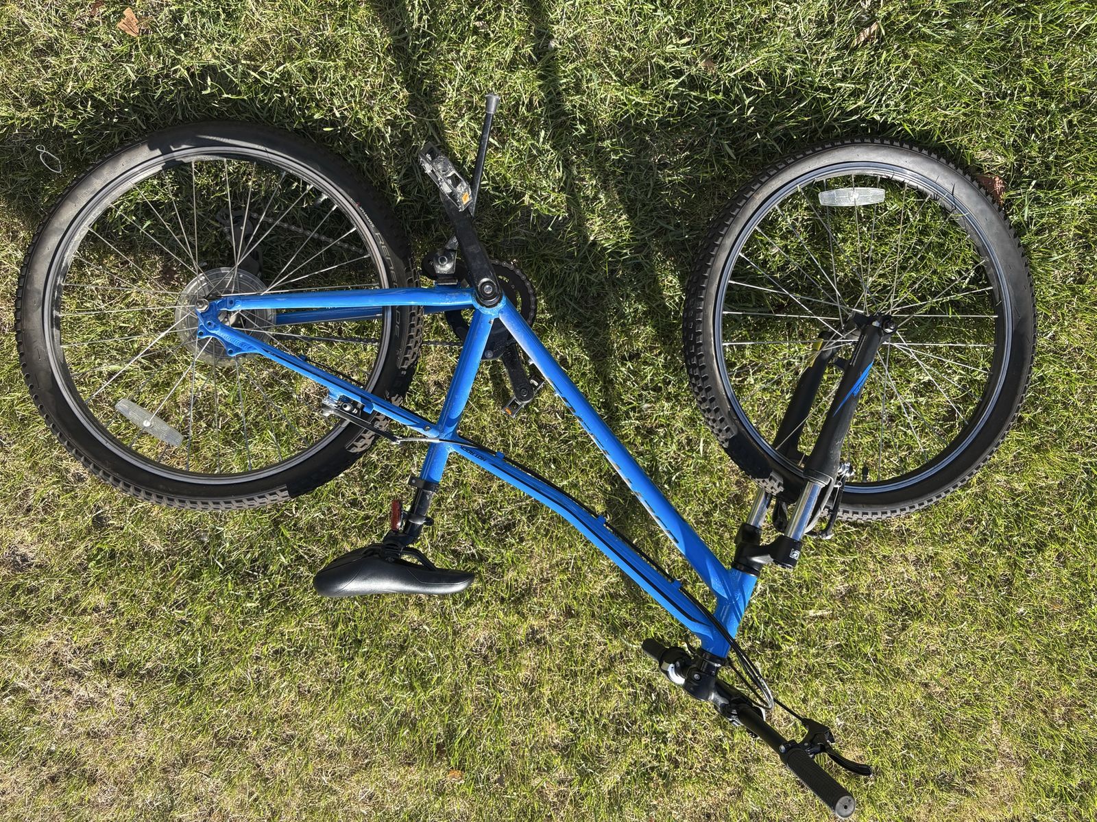 Specialized Hotrock 24-inch Kids' Mountain Bike - Blue