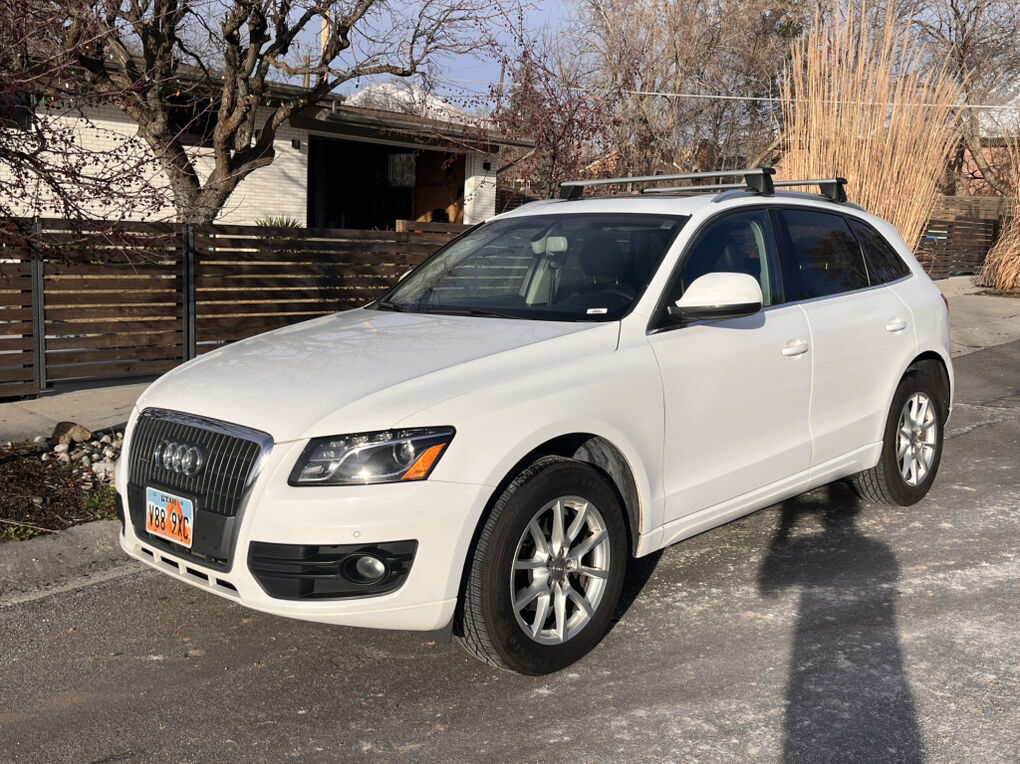 2012 AUDI Q5 2.0L Premium