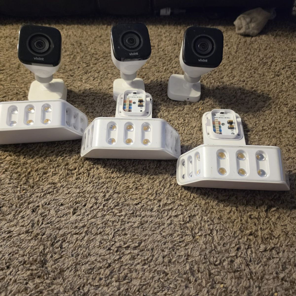 Vivint Gen 2 Pro With Spotlights
