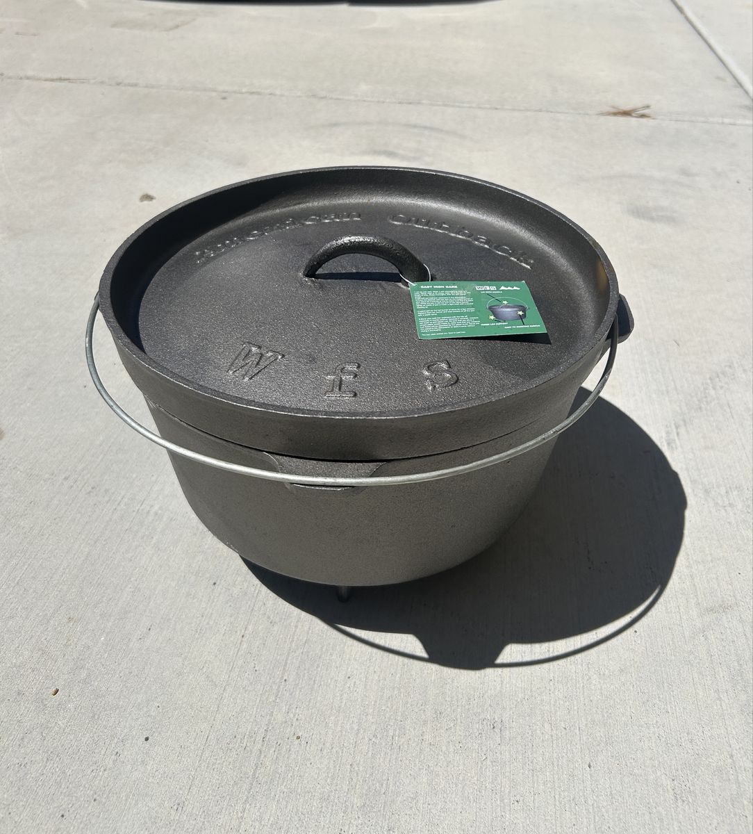New American Outback WFS Cast Iron Camp Dutch Oven with Lid and Bail Handle 12”