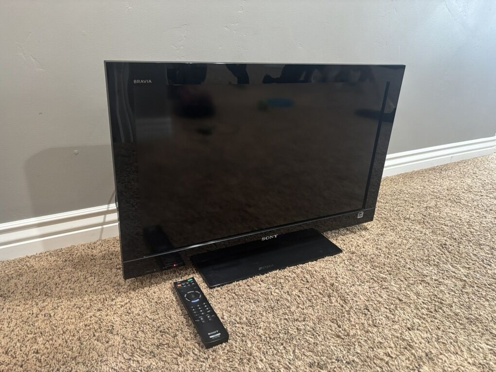 32 Sony Bravia TV with Remote