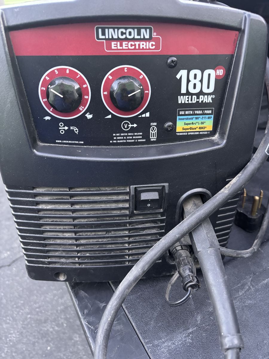 Lincoln Electric Weld-Pak 180 HD Wire Feed Welder (230V) in like new condition 