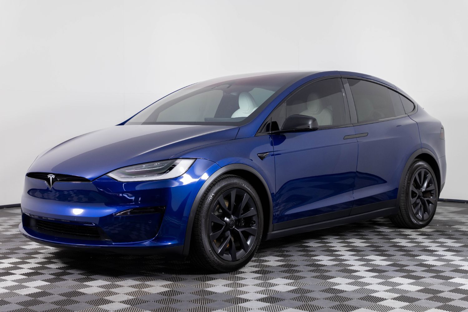 2023 Tesla Model X Standard Range