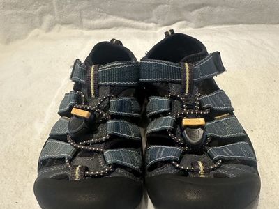 Keen toddler size 13 blue Wtrprf hiking sandals