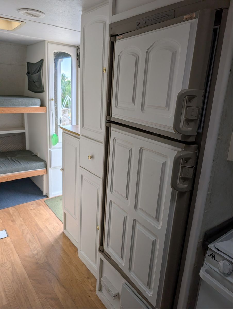 Main image 3