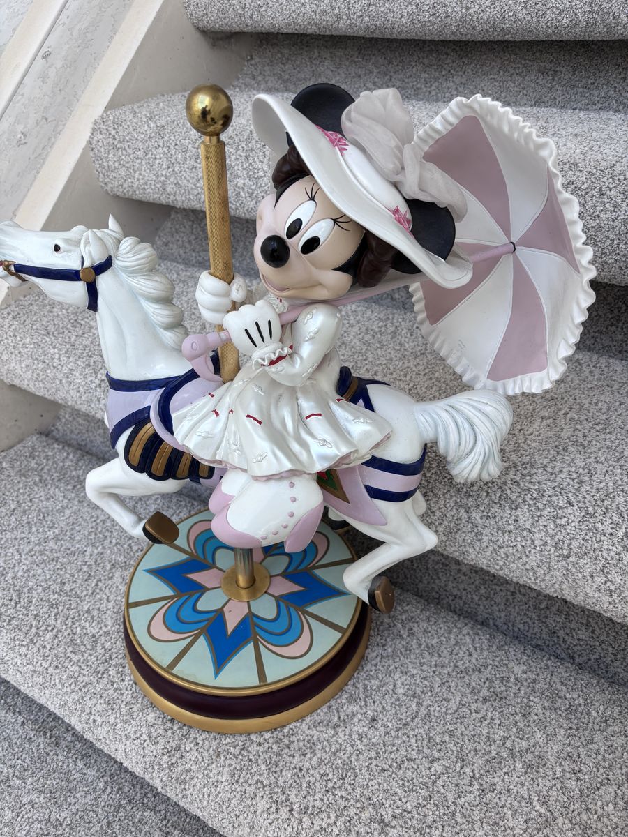 Main image 6