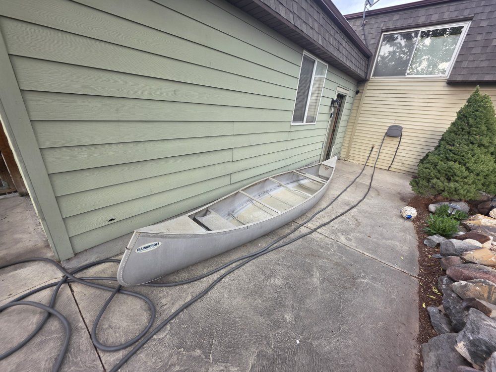 16' Alumacraft Canoe