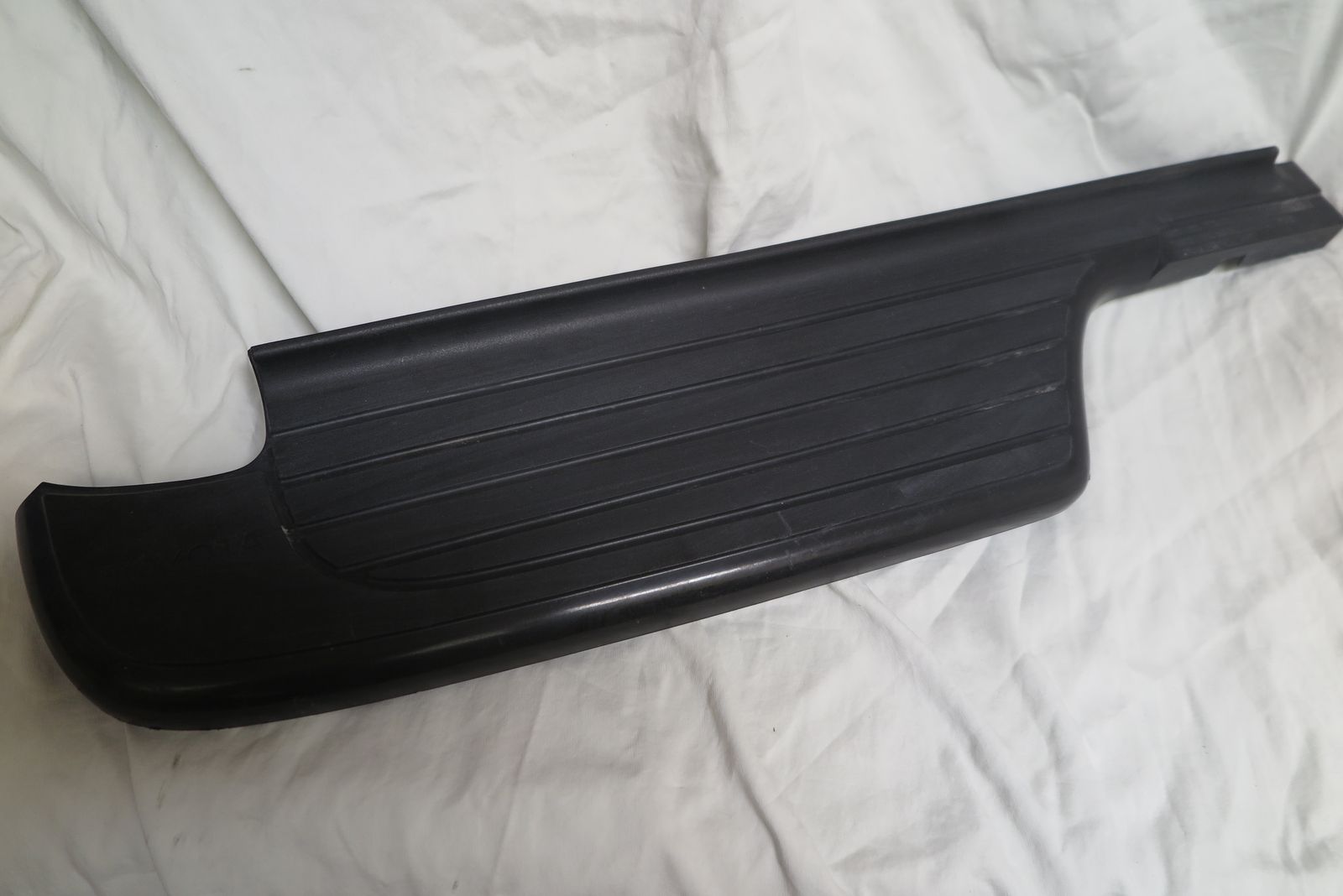 toyota tacoma rear bumper pad left side/drivers (1995-2004)