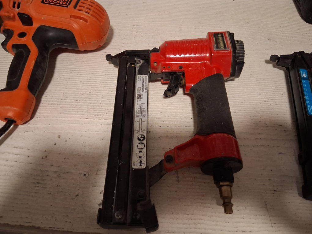 Husky Pneumatic Finish Nailer Red/Black - Used, Good Condition