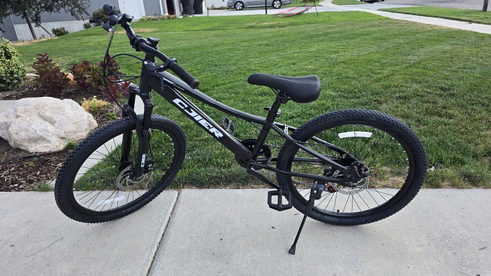 Kids Mountain Bike 24 Inch 7-Speed Front Suspension Disc Brakes