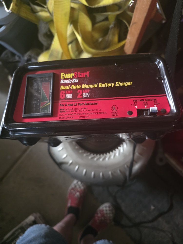 EverStart Basic Six Dual-Rate Manual Battery Charger (WM-82-6) 6V/12V