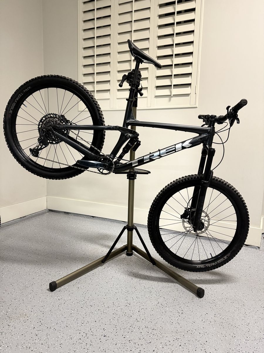 Trek Remedy 8 Mountain Bike