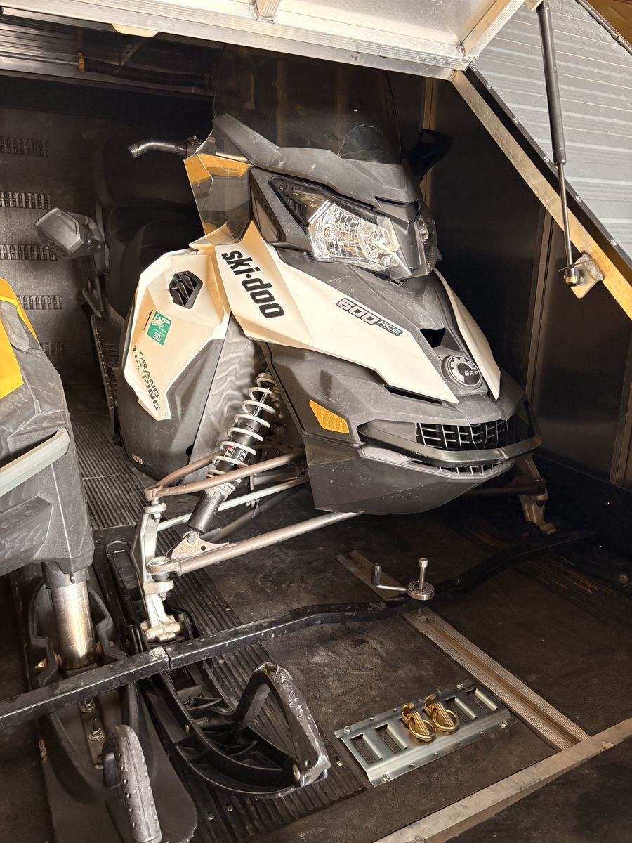 2017 Ski-Doo Grand Touring