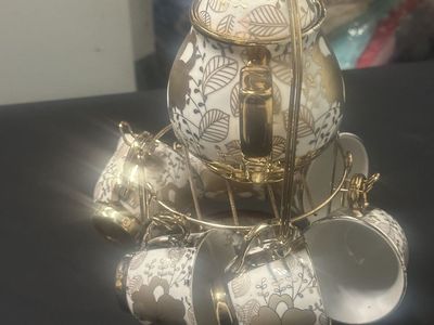 Elegant Porcelain Tea Set - Gold Floral Design, 6 Cups & Teapot with Display Rack