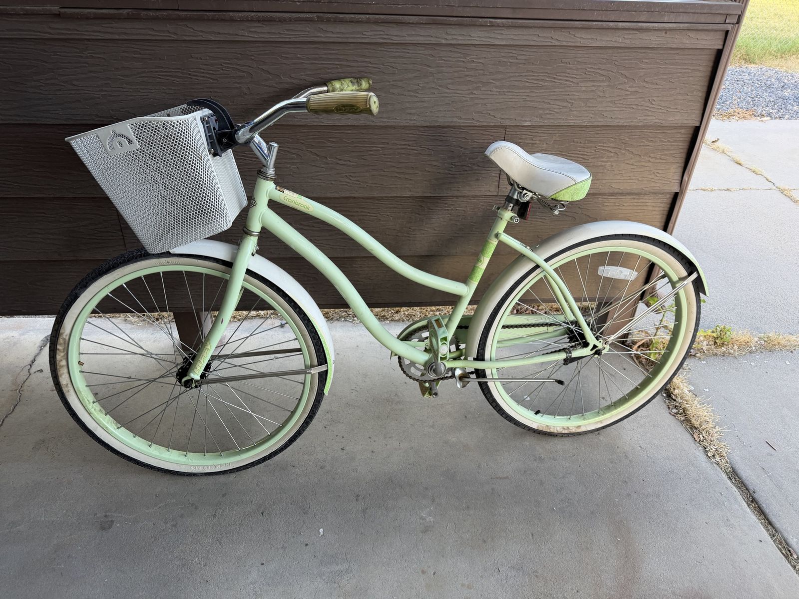 Huffy Good Vibrations Mint Green Cruiser Bike with Basket - Single Speed Adult Bicycle