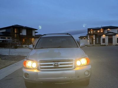 2004 TOYOTA HIGHLANDER Limited