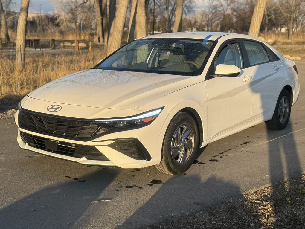 2024 Hyundai Elantra SE