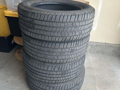 4 Michelin LTX A/T2 275/55R20 tires