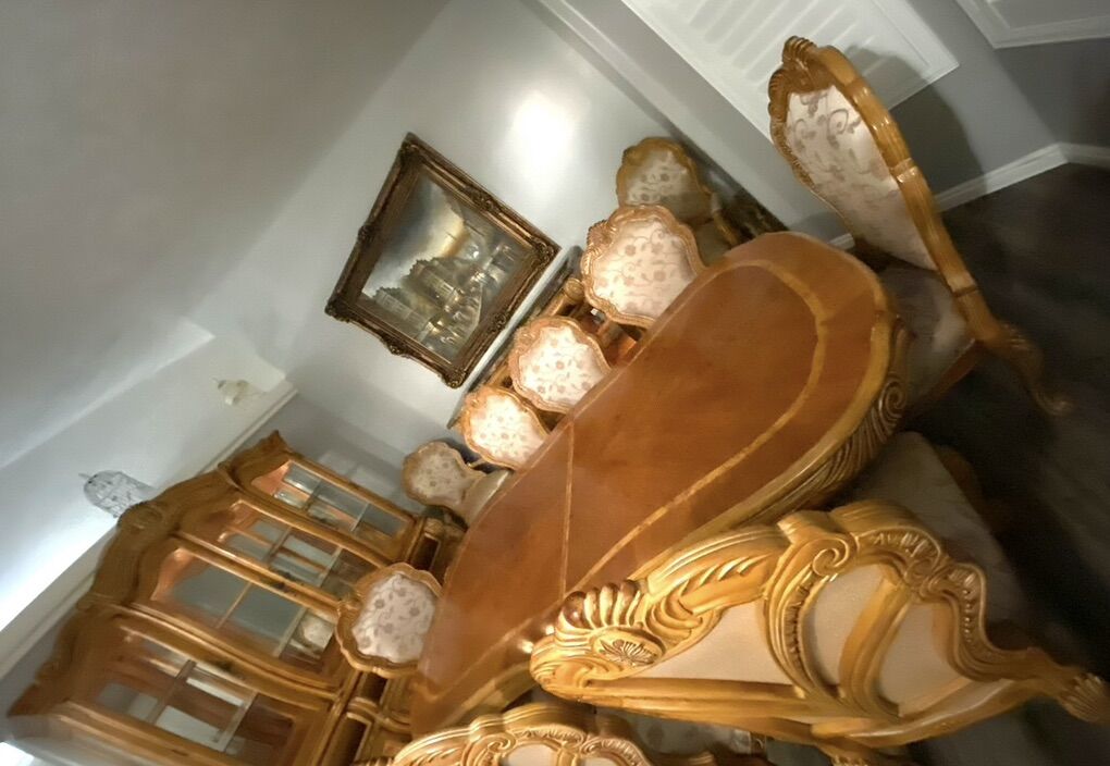 Dining Set With 10 Chairs & Hutch & Big Buffet Ta