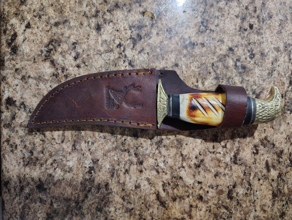 Vintage Fixed Blade Hunting Knife with Eagle Pommel and Leather Sheath