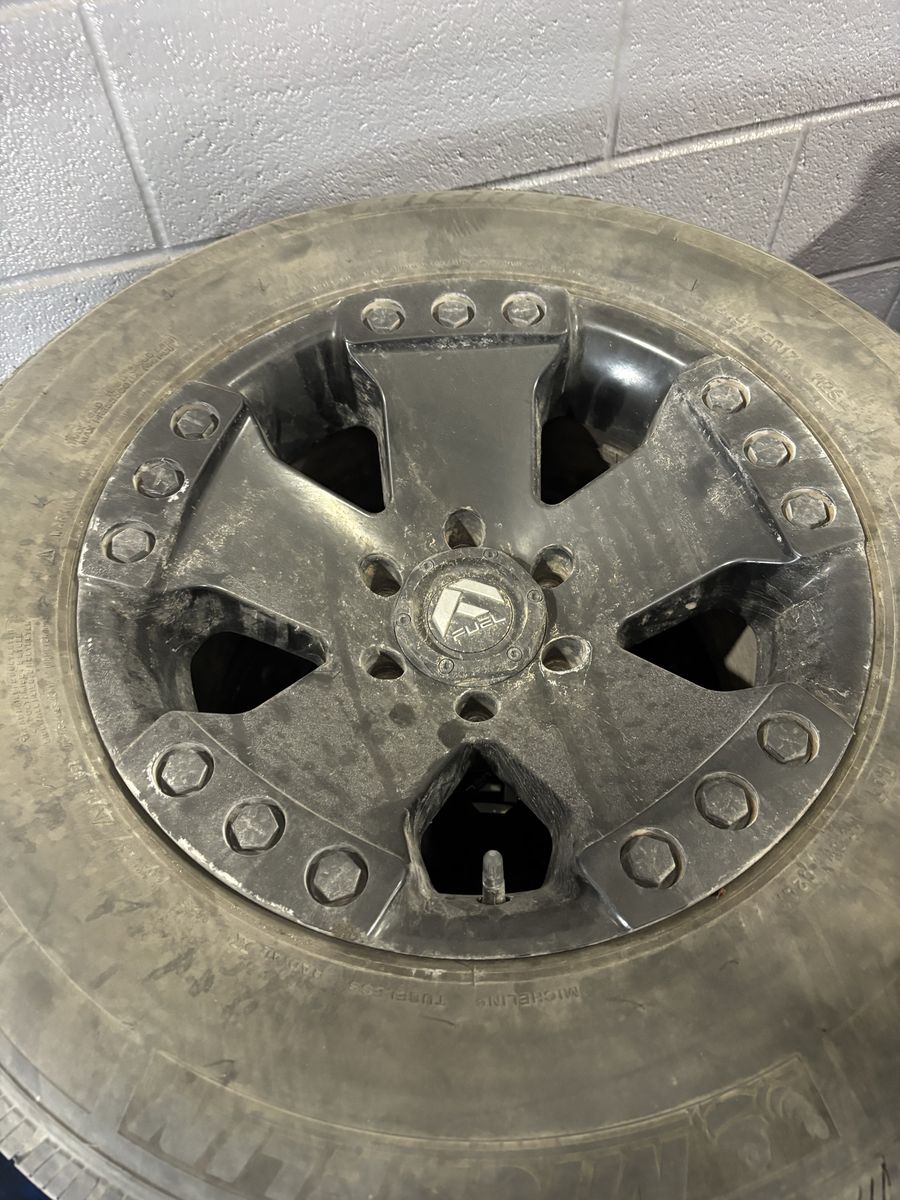 Fuel Wheels 6x5.5.  245/75 R17 with lug nuts  (4Runner)