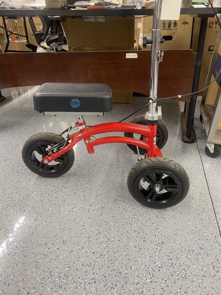 Knee scooter all Terrain Like New Great Shape Safe