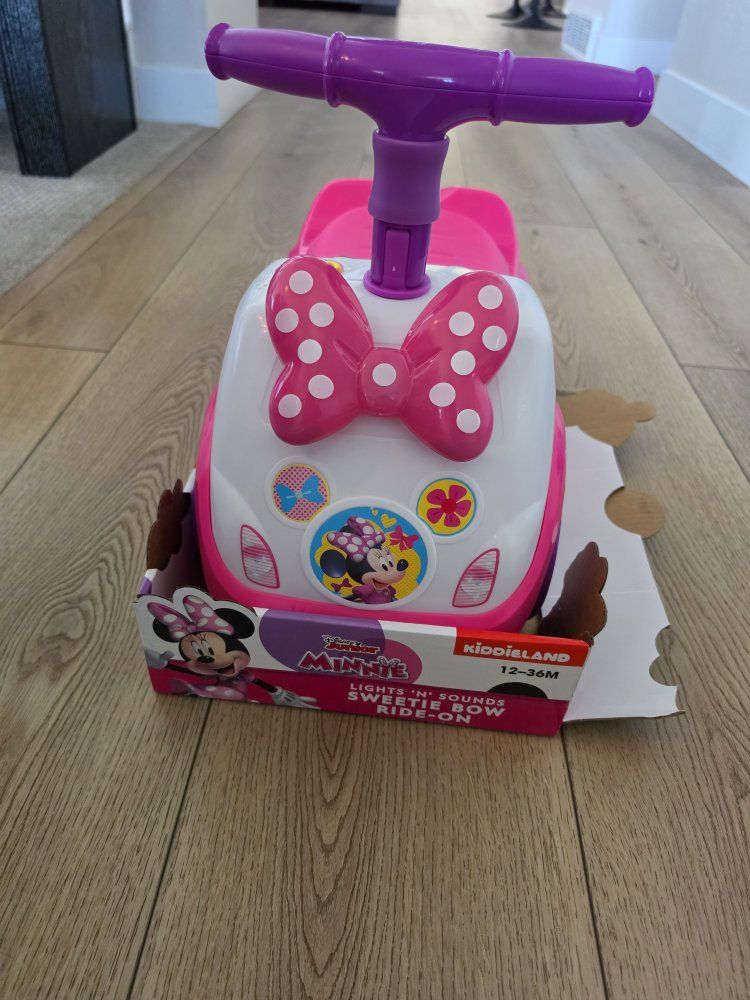KIDDIELAND Disney Minnie Mouse Sweetie Bow Lights 'N' Sounds Ride-On Toy for 12-36 Months