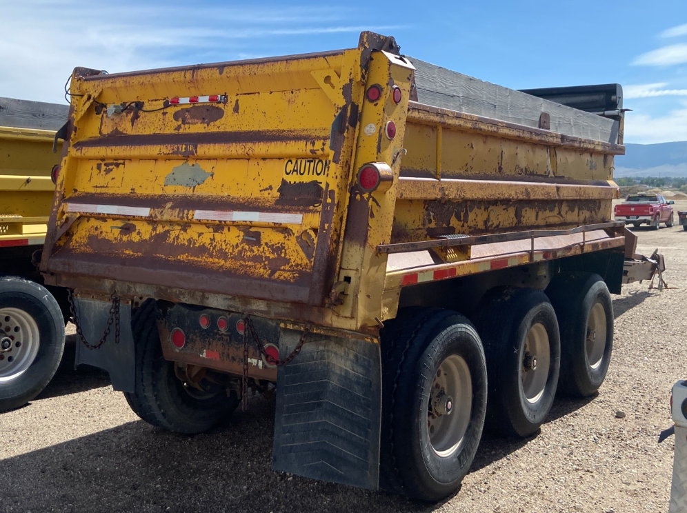 Industrial Triple Axle Pup End Dump Box Bed Body Truck Trailer 3 axle Tri Axle Construction Pintle Hitch Lunette Ring Hauling