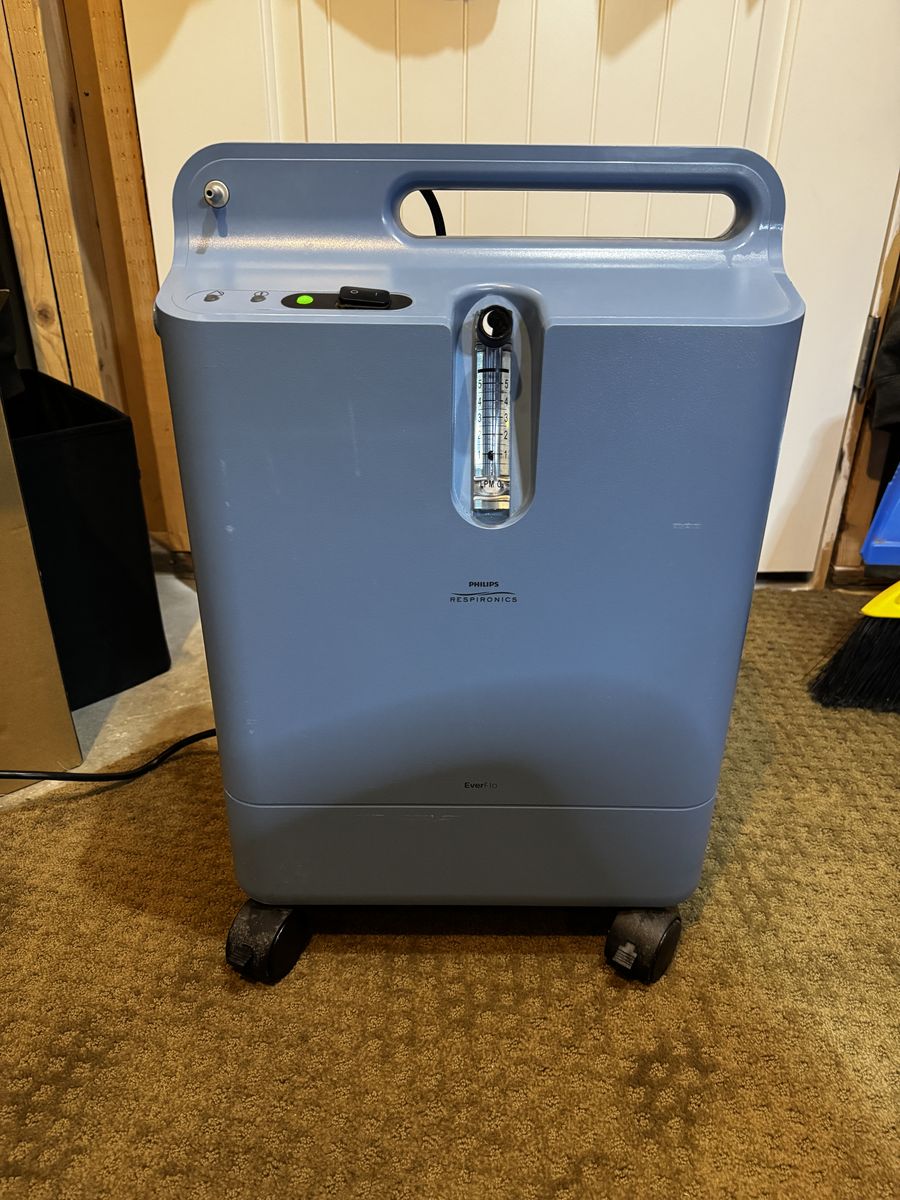 Philips Respironics EverFlo oxygen concentrator