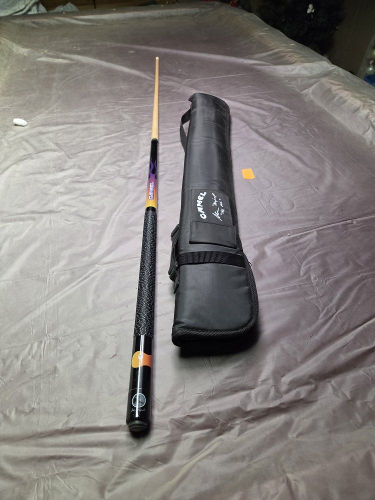 Vintage Camel Cigarettes Joe Camel Pool Cue Stick with Soft Carrying Case. 
