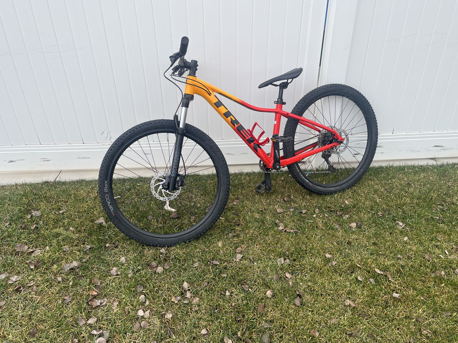 2022-Trek Marlin 7- Sz Small