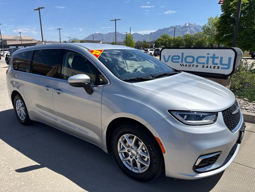 2023 Chrysler Pacifica Touring L