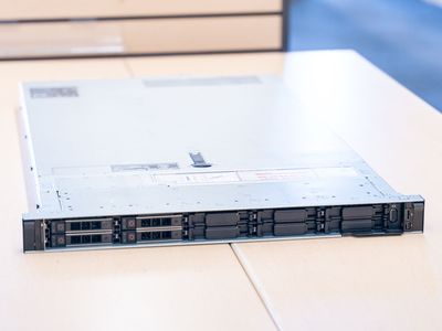 Dell Poweredge R640 Server | 16 CPU Cores, 64GB RAM, 12x SSD Bays, 10G Networking