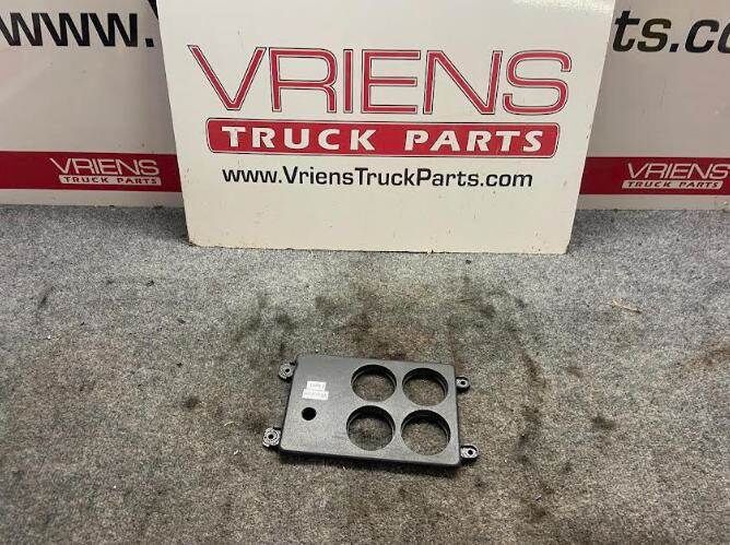 Instrument Cluster, Part # S64-1284-0400